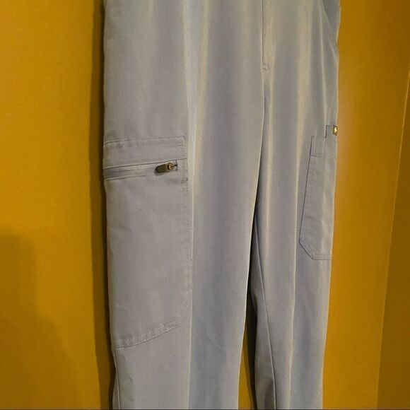 FIGS Scrub Bottoms Size Medium - Picture 3 of 11